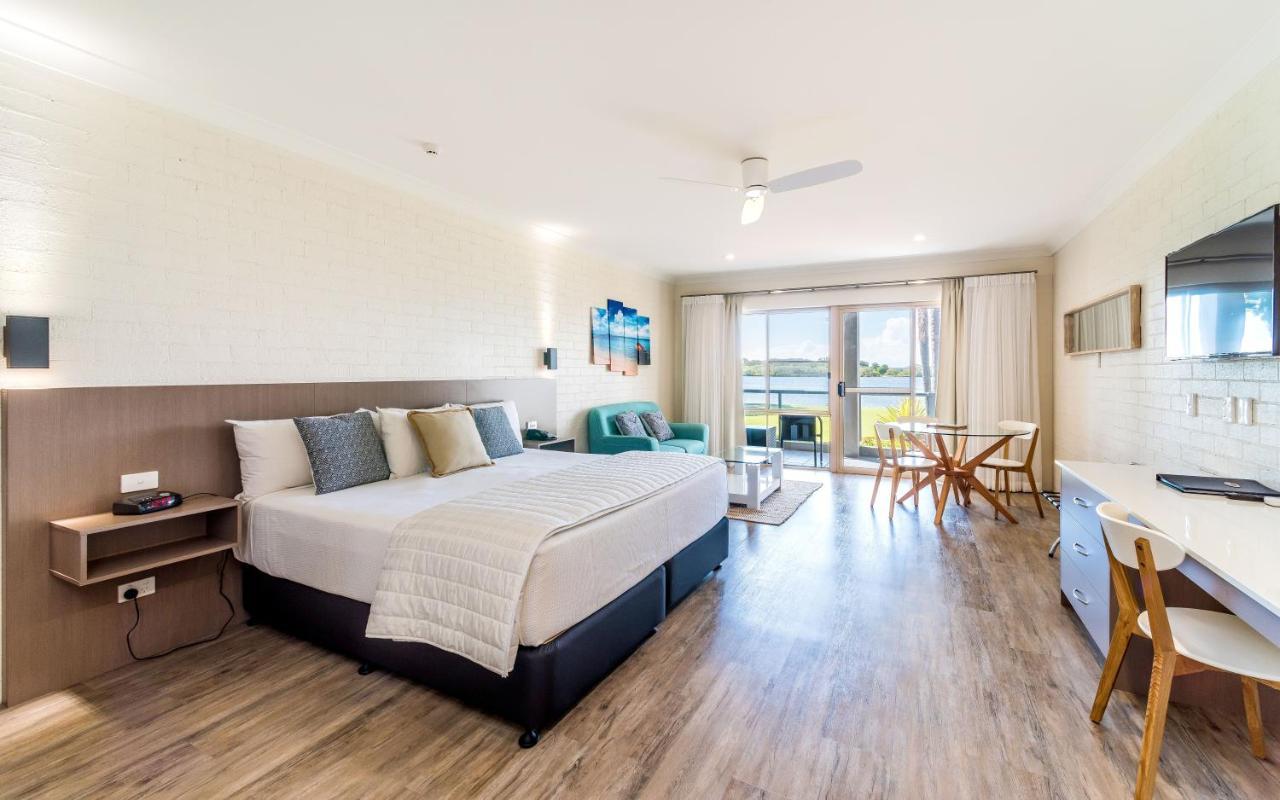 Moby Dick Waterfront Resort Motel Yamba Exterior foto