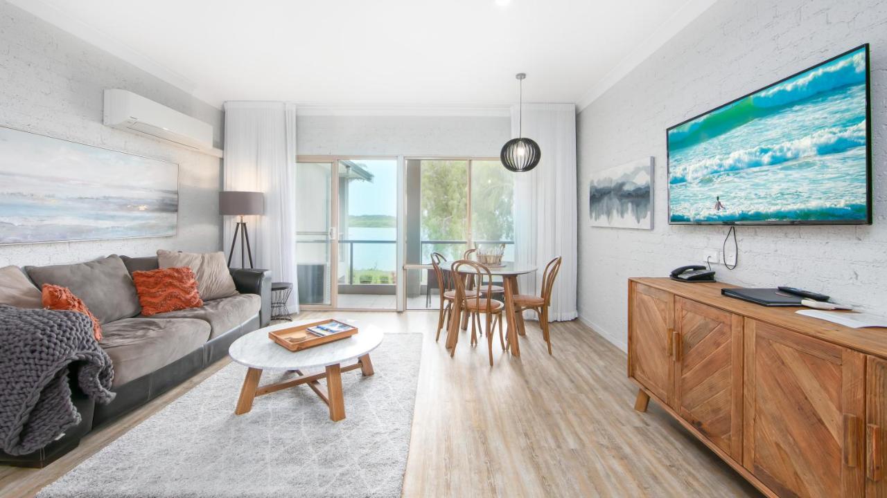Moby Dick Waterfront Resort Motel Yamba Exterior foto