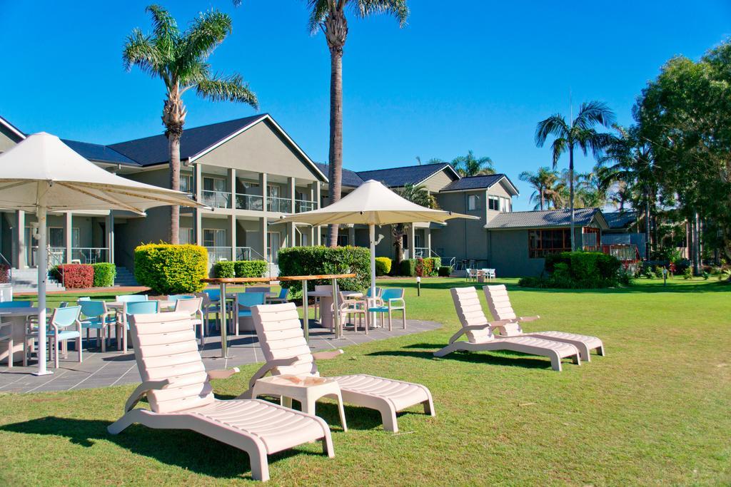 Moby Dick Waterfront Resort Motel Yamba Exterior foto