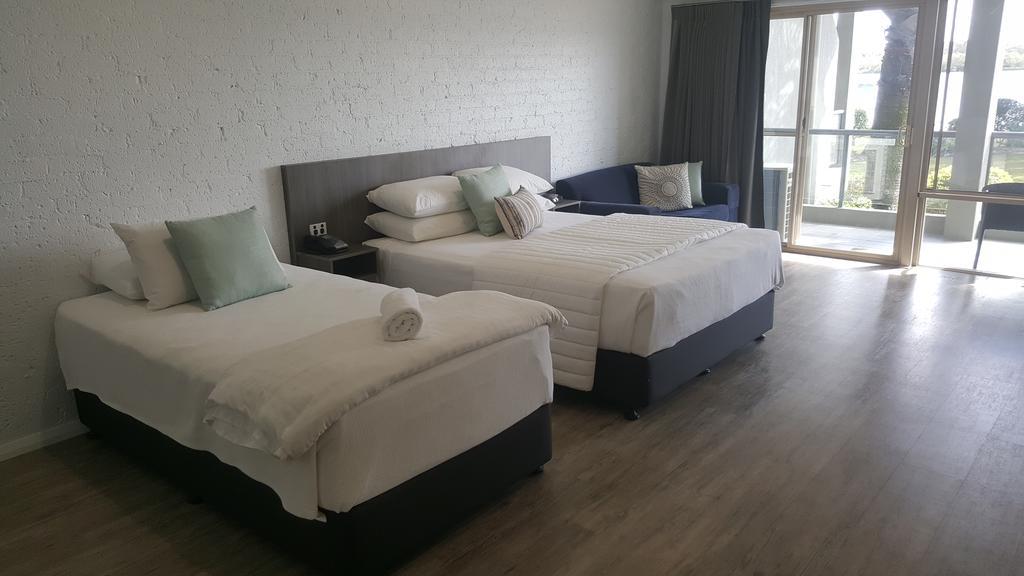 Moby Dick Waterfront Resort Motel Yamba Exterior foto