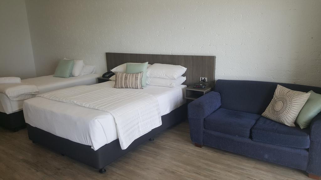 Moby Dick Waterfront Resort Motel Yamba Exterior foto