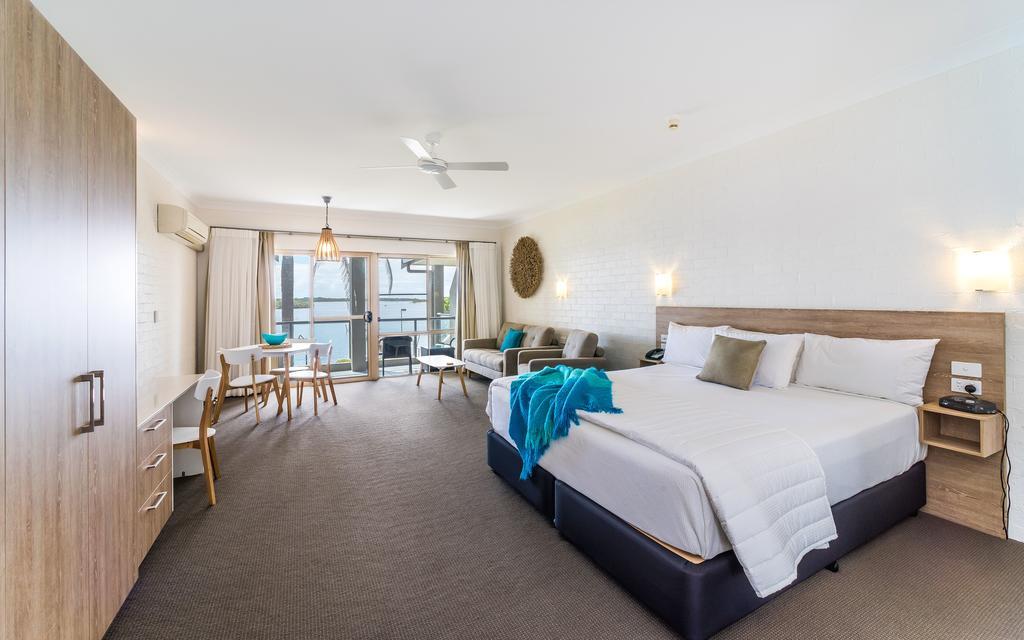 Moby Dick Waterfront Resort Motel Yamba Exterior foto